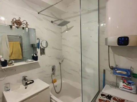 Sale, one bedroom apartment, 110m², Bečići, Budva - image 11