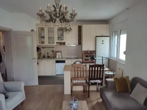 Prodaja, jednosoban stan, 43m², Dalmatinska ulica, Podgorica - image 2