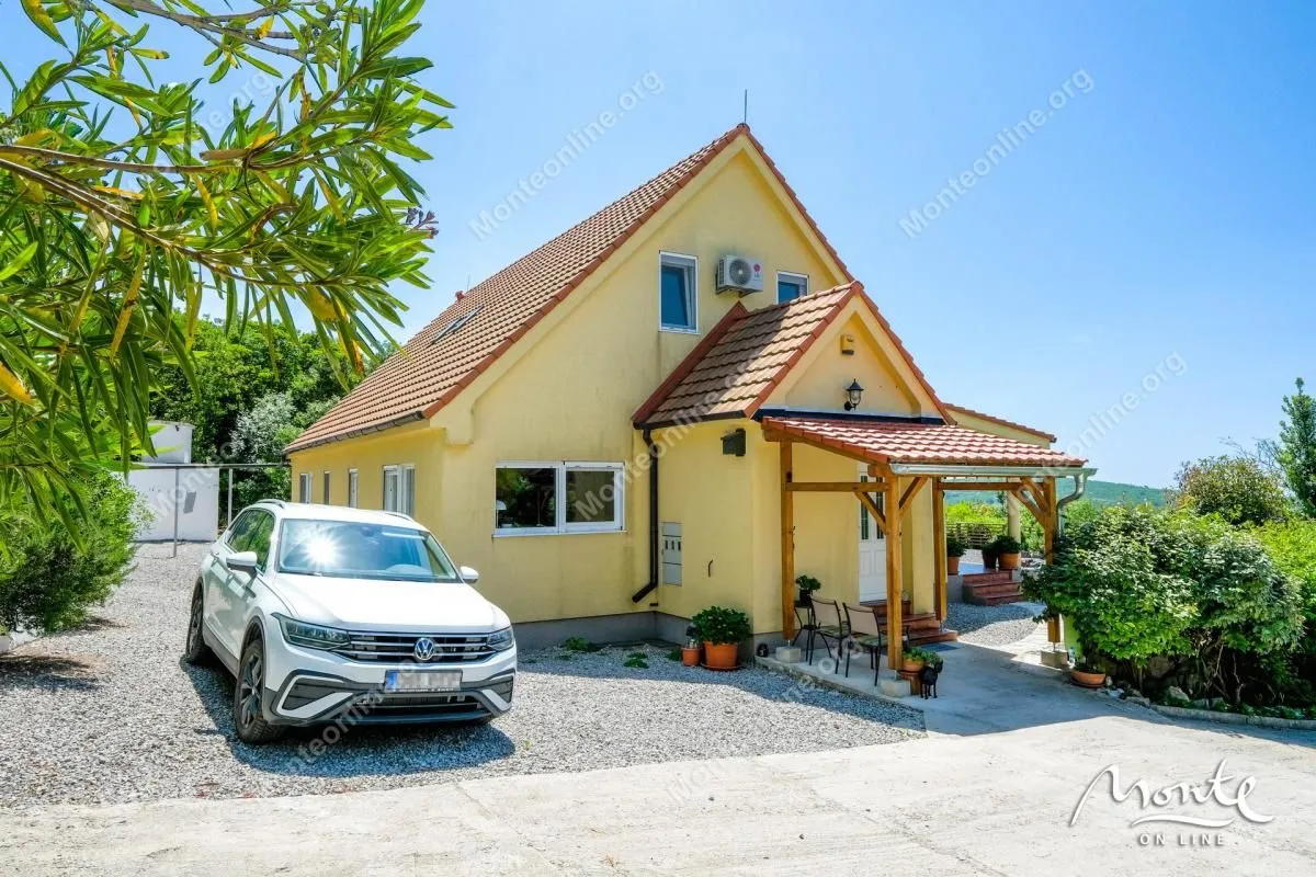 Sale, house, 177m², Krimovica, Kotor