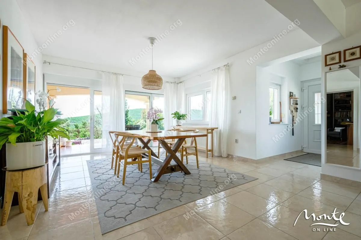 Sale, house, 177m², Krimovica, Kotor