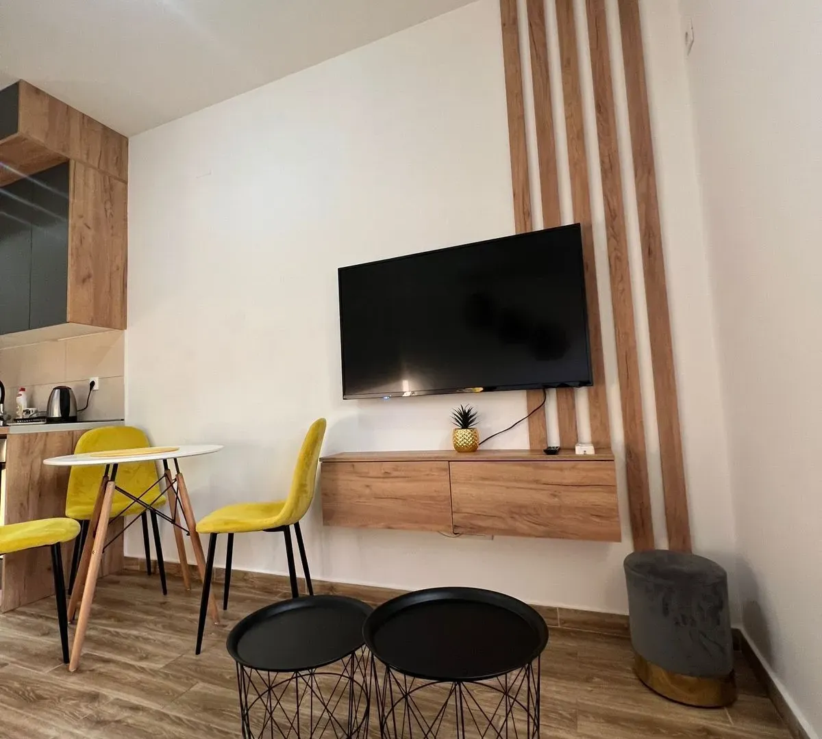 Izdavanje, jednosoban stan, 28m², Budva, Crna Gora