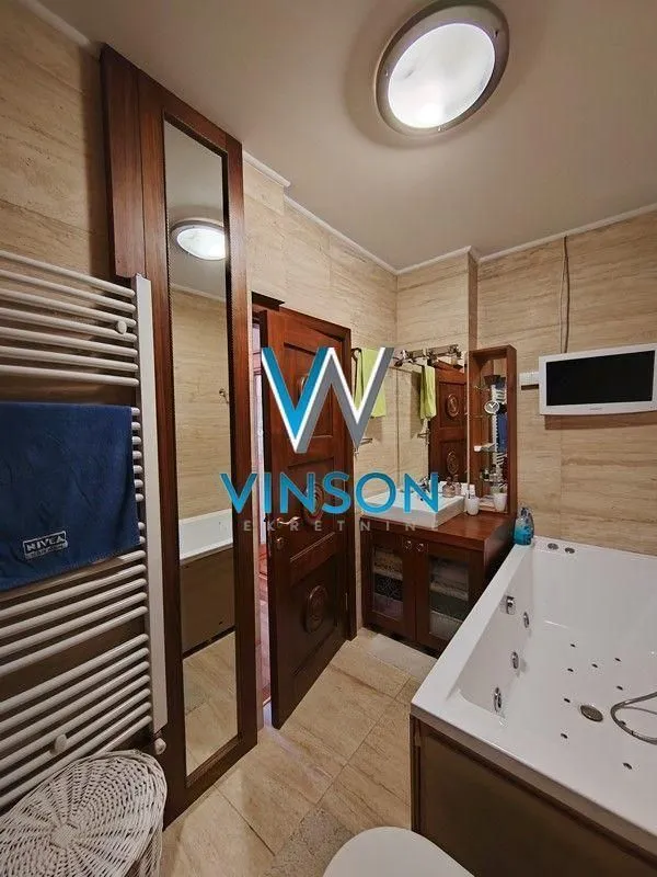 Izdavanje, četvorosoban stan, 115m², Centar, Novi Sad