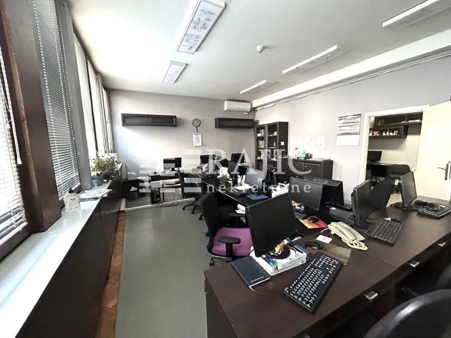 Rent, office space, 165m², Stari Grad, Beograd