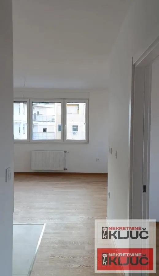 Prodaja, četvorosoban stan, 77m², Bulevar patrijarha Pavla, Novi Sad Sve Podlokacije