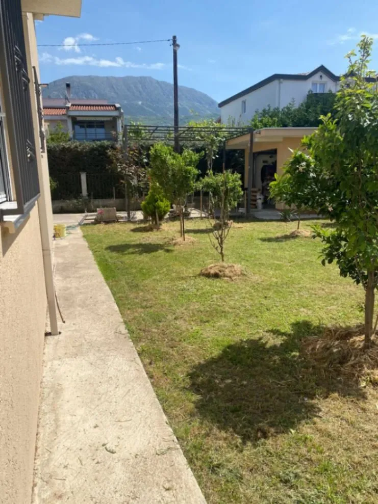 Prodaja, kuća, 200m², Polje, Bar