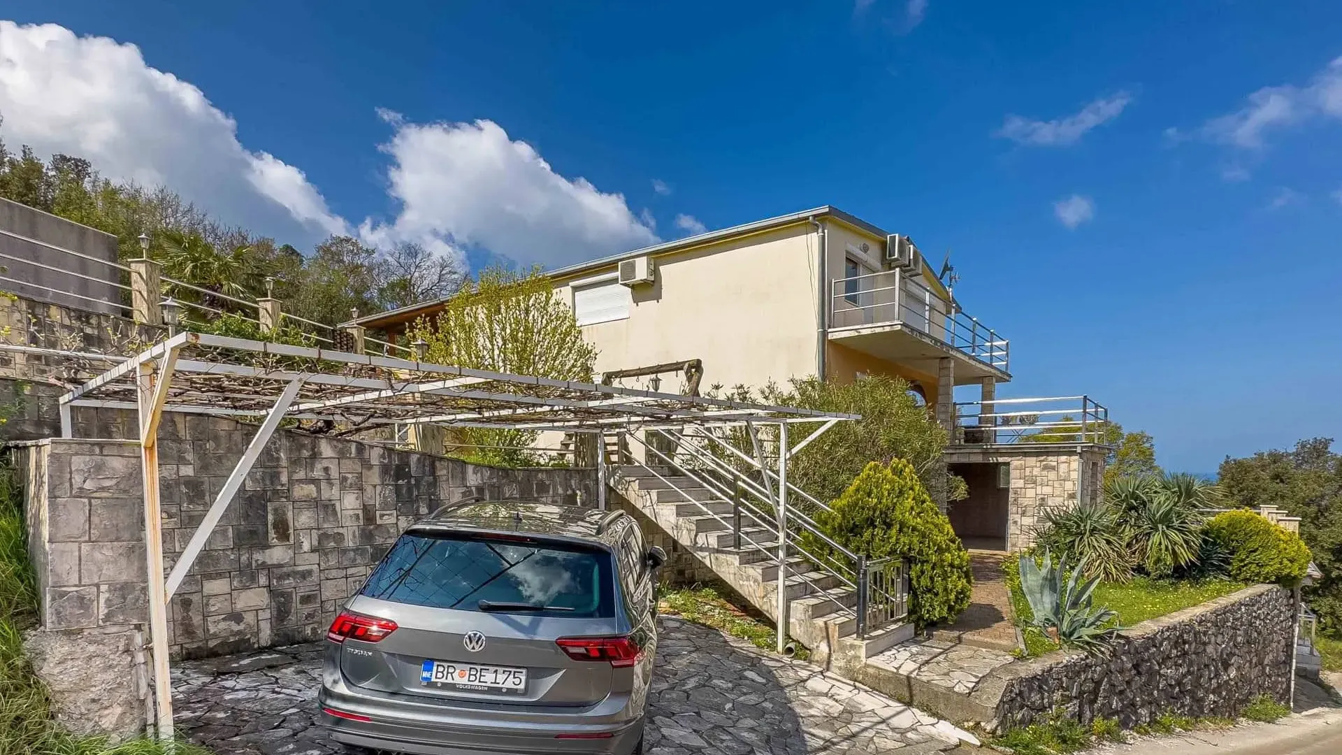 Sale, house, 160m², Utjeha, Bar