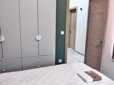 Izdavanje, dvosoban stan, 70m², Lastva Grbaljska, Kotor - image 7