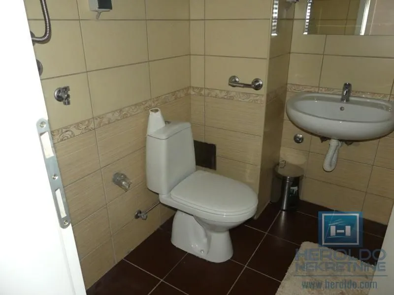 Prodaja, četvorosoban stan, 105m², Vašarište, Jagodina