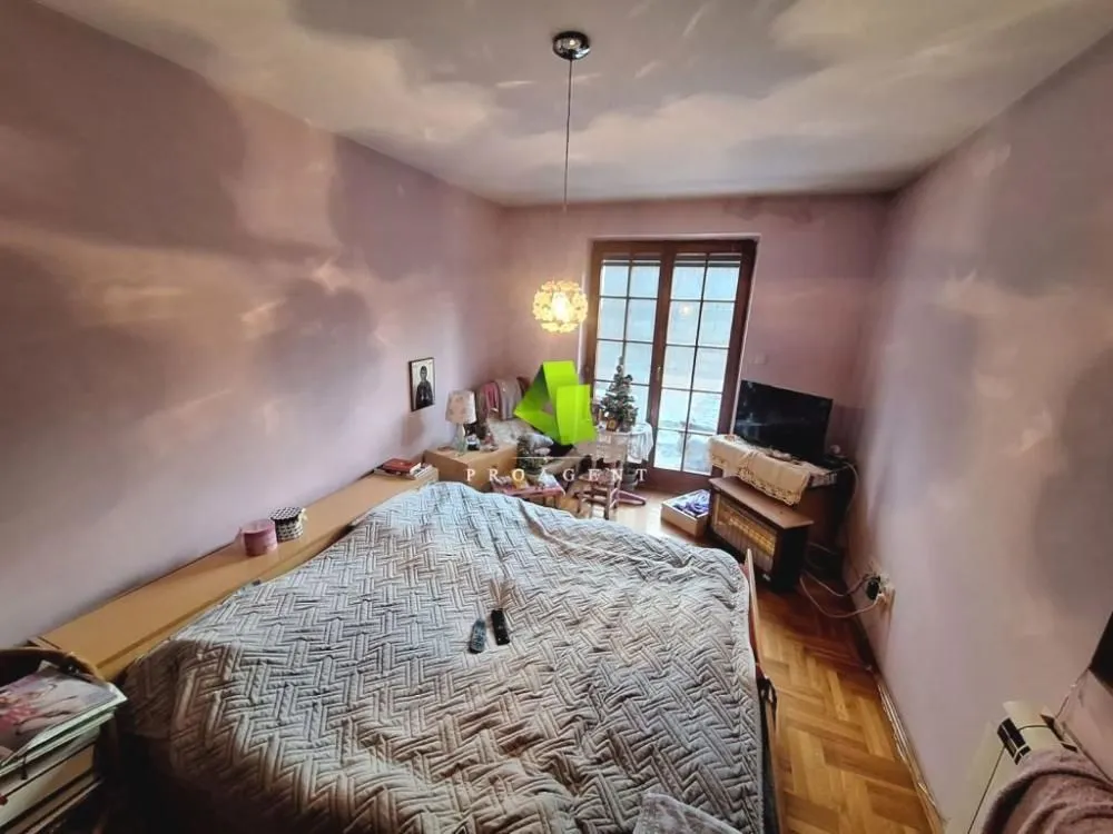 Rent, house, 220m², Palilula, Niš