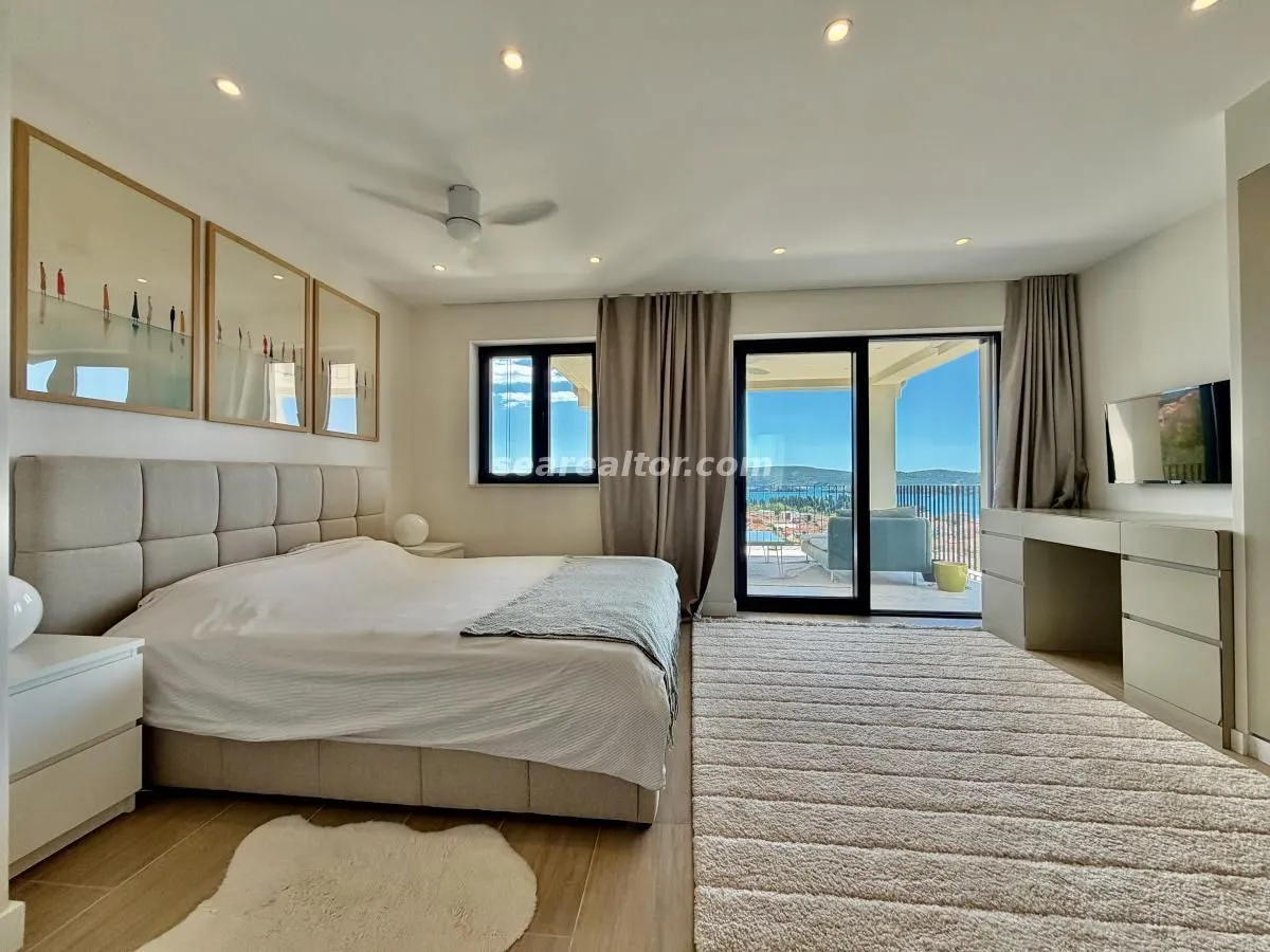 Prodaja, kuća, 220m², Centar, Tivat