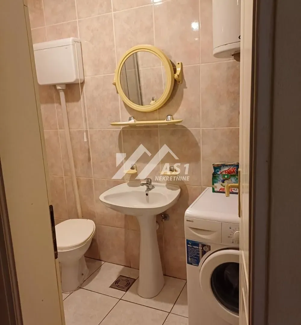 Izdavanje, dvosoban stan, 52m², Grbavica, Novi Sad Sve Podlokacije