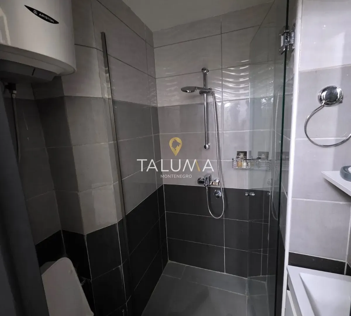 Rent, office space, 460m², Gornja Gorica, Podgorica