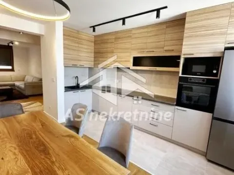 Izdavanje, trosoban stan, 80m², Stari Grad, Beograd - image 11