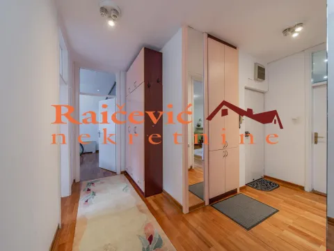Prodaja, četvorosoban stan, 89m², Stari Grad, Beograd - image 9