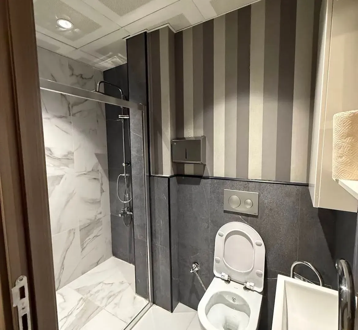 Izdavanje, poslovni prostor, 740m², Zeta, Podgorica