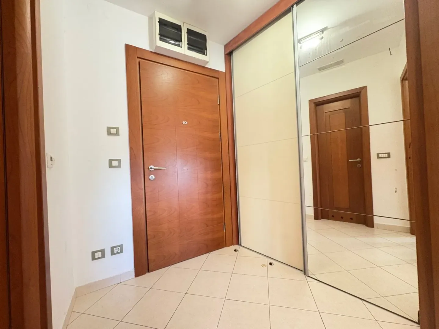 Izdavanje, jednosoban stan, 45m², Preko Morače, Podgorica