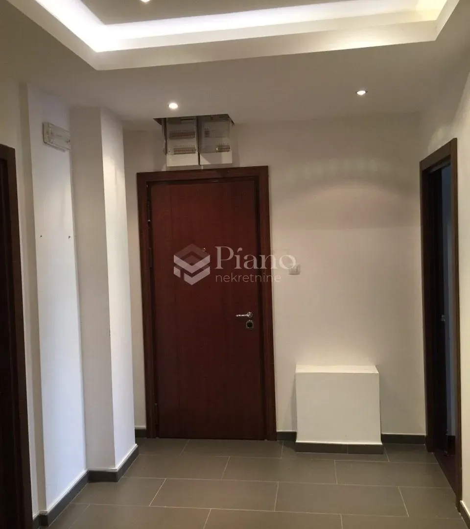 Rent, two bedroom apartment, 166m², Podgorica, Crna Gora