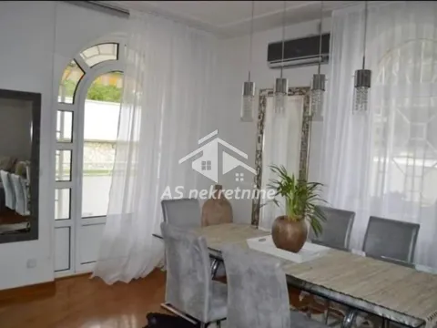 Izdavanje, četvorosoban stan, 135m², Senjak, Beograd - image 7