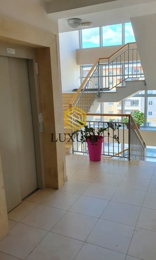 Rent, two bedroom apartment, 74m², City Kvart, Podgorica