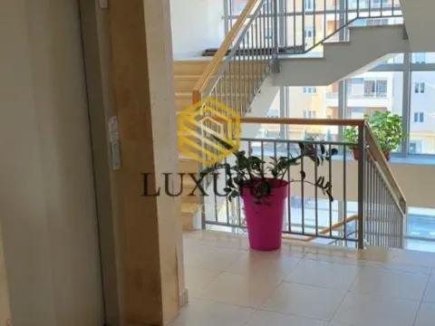 Izdavanje, dvosoban stan, 74m², City Kvart, Podgorica - image 11