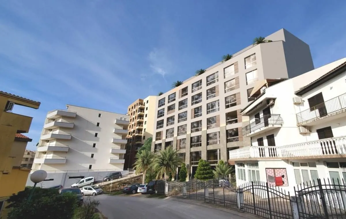 Prodaja, dvosoban stan, 101m², Bečići, Budva