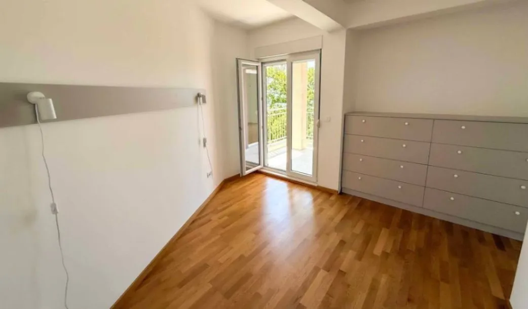 Prodaja, dvosoban stan, 72m², Tivat, Crna Gora