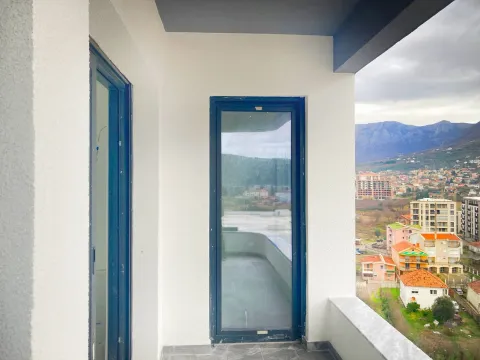 Prodaja, dvosoban stan, 74m², Centar, Bar - image 9