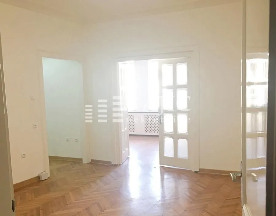 Rent, three bedroom apartment, 82m², Stari Grad, Beograd