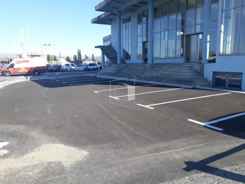 Rent, office space, 740m², Mahala, Bijelo Polje - image 1