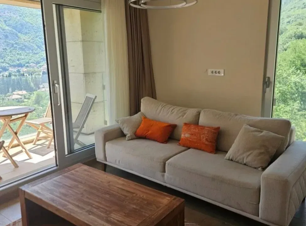 Rent, two bedroom apartment, 70m², Škaljari, Kotor