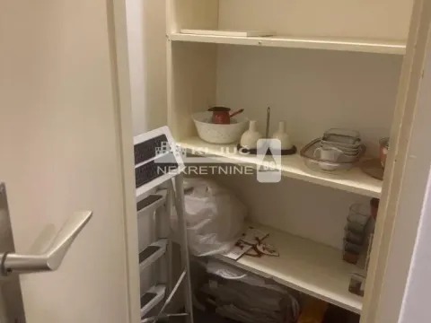 Rent, two bedroom apartment, 70m², Kalenić Pijaca, Vračar Sve Podlokacije - image 6
