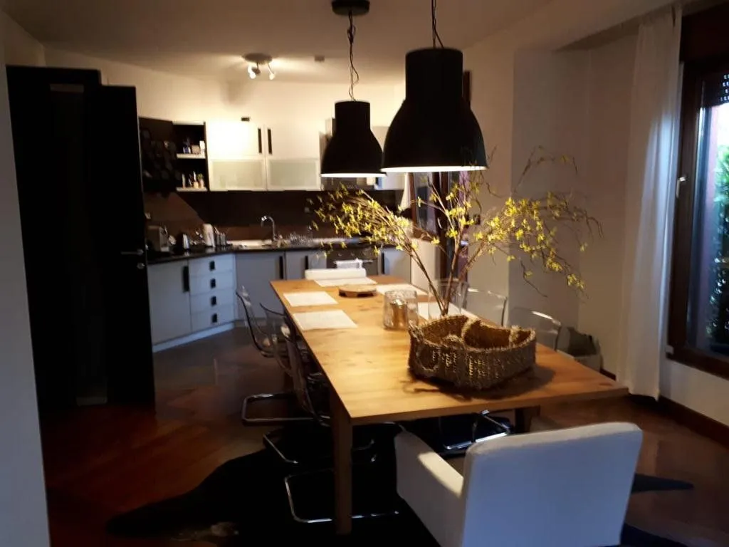 Izdavanje, trosoban stan, 190m², Preko Morače, Podgorica
