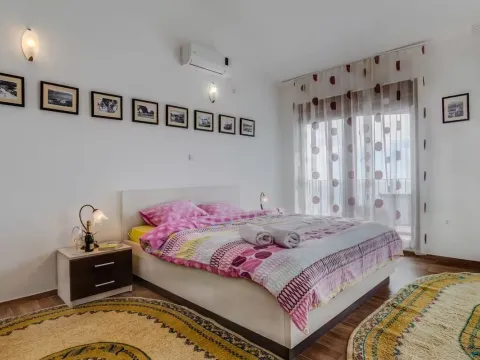 Izdavanje, kuća, 110m², Lapčići, Budva - image 9