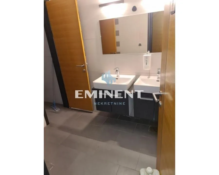 Rent, office space, 2776m², Zemun Sve Podlokacije, Beograd