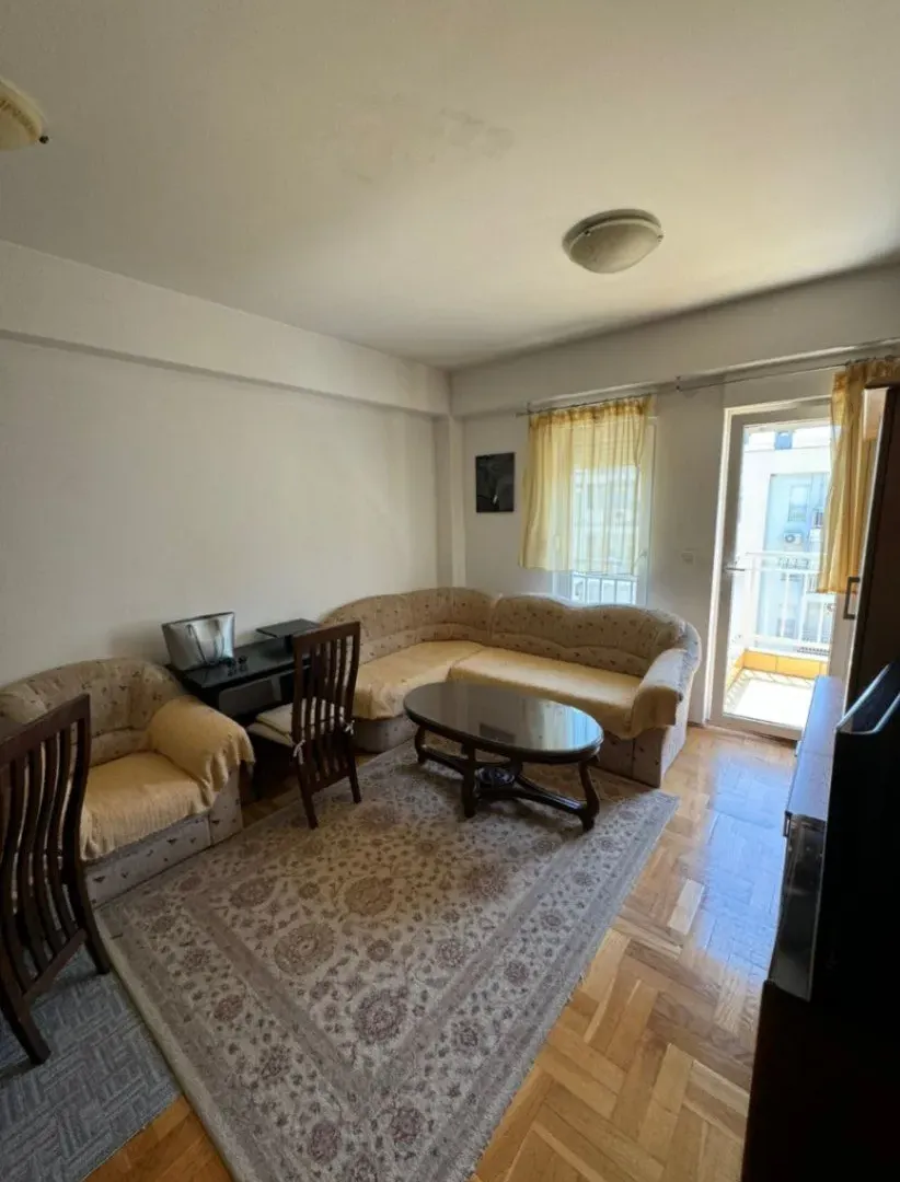 Izdavanje, jednosoban stan, 39m², Blok 9, Podgorica