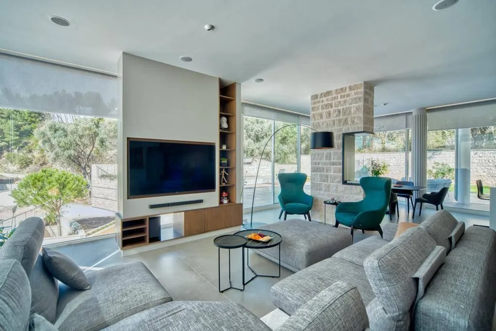 Rent, house, 750m², Sveti Stefan, Budva