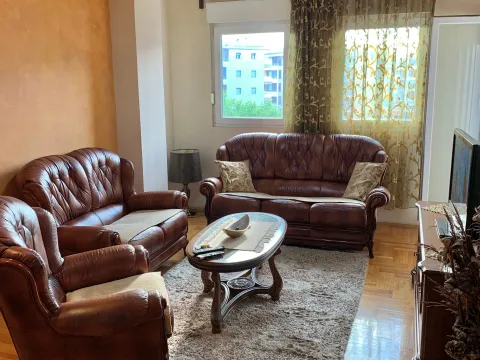 Izdavanje, jednosoban stan, 50m², City Kvart, Podgorica - image 2