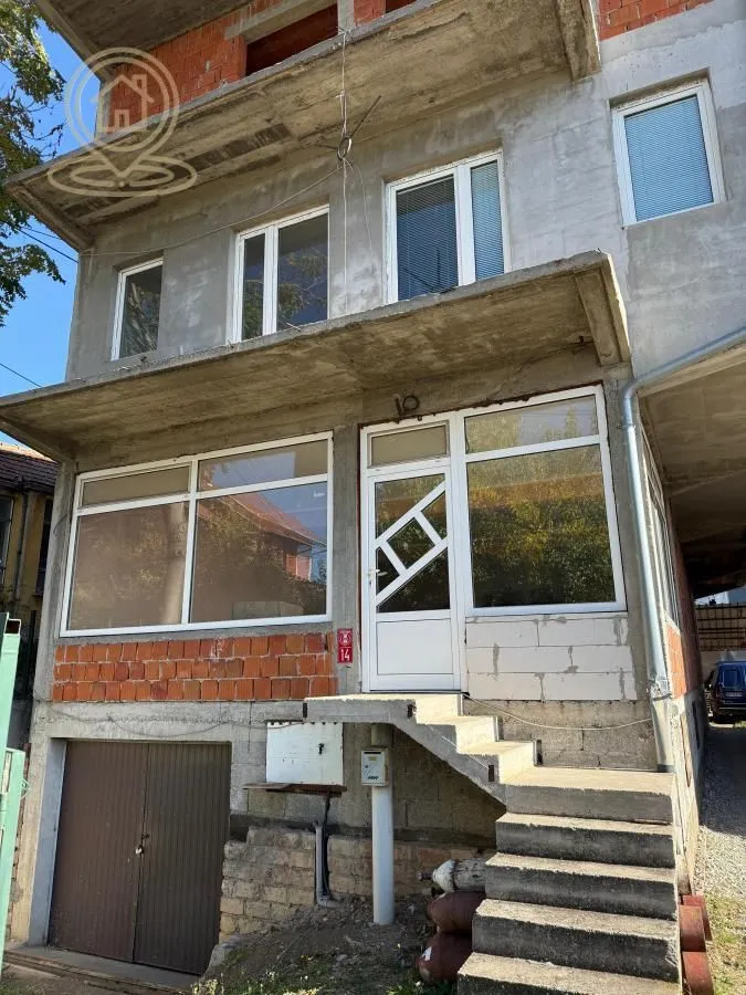 Prodaja, kuća, 650m², Kragujevac, Srbija