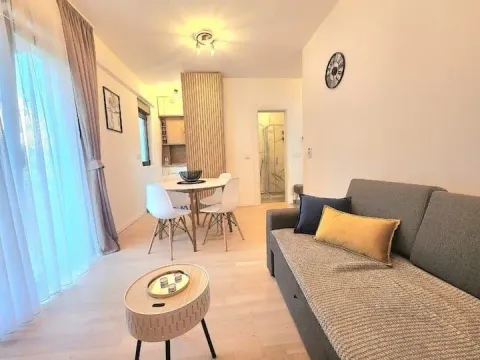 Rent, one bedroom apartment, 38m², Budva, Crna Gora - image 3