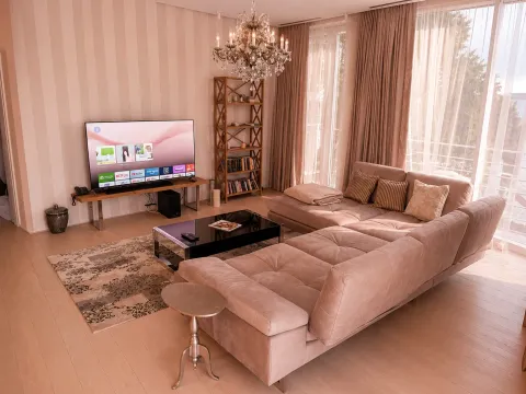 Izdavanje, dvosoban stan, 180m², Dukley Gardens, Budva - image 3
