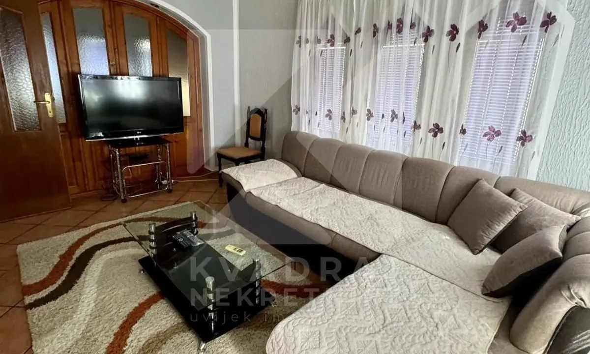 Izdavanje, dvosoban stan, 76m², Zagorič, Podgorica