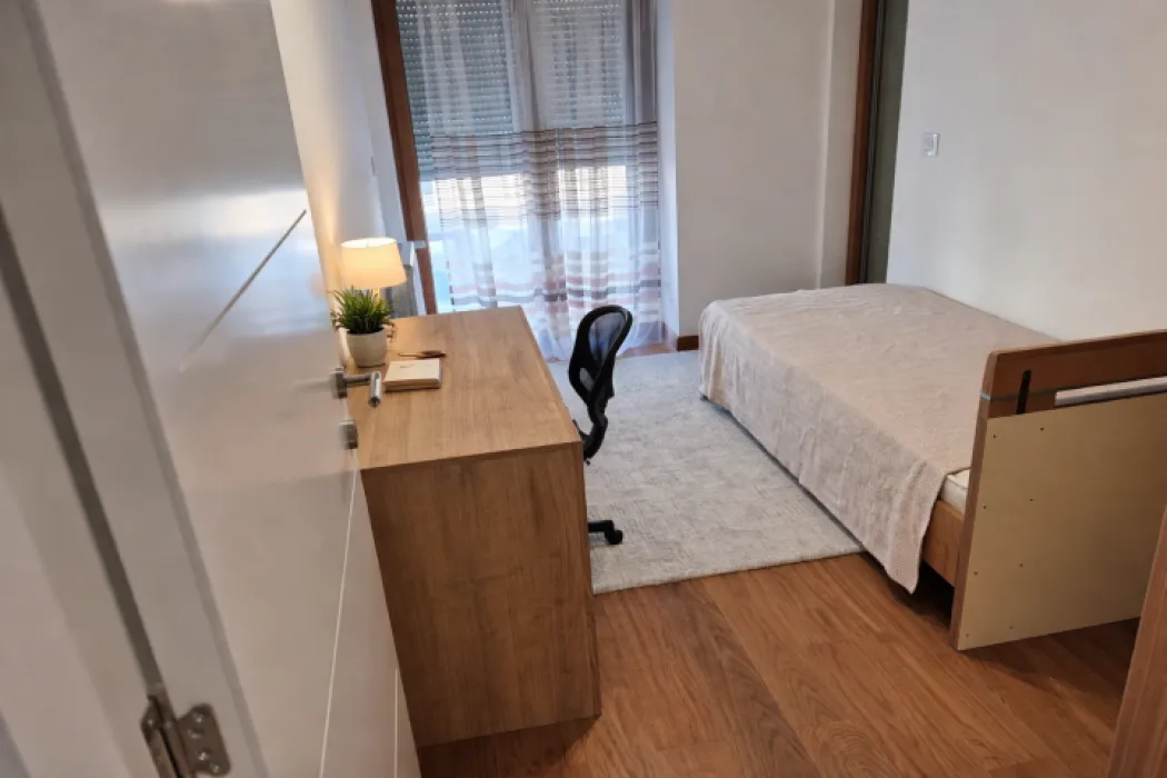 Rent, four bedroom apartment, 100m², Novi Beograd Blok 65, Novi Beograd Sve Podlokacije