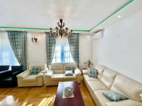 Rent, house, 400m², Markovići, Budva - image 13