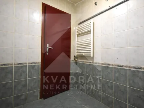 Rent, office space, 131m², Centar, Podgorica - image 17