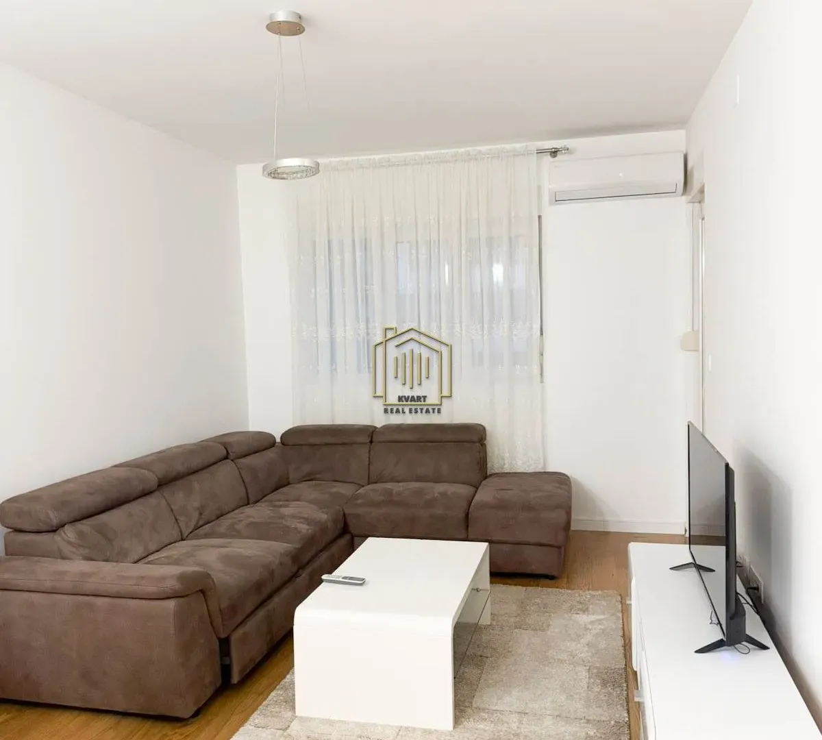 Izdavanje, jednosoban stan, 46m², Central Point, Podgorica