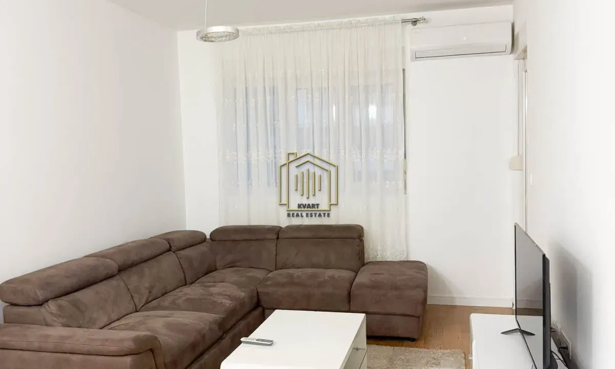 Izdavanje, jednosoban stan, 46m², Central Point, Podgorica