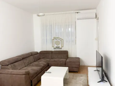 Izdavanje, jednosoban stan, 46m2, Central Point, Podgorica