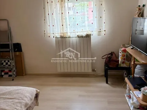 Prodaja, četvorosoban stan, 89m², Petlovo Brdo, Beograd - image 10