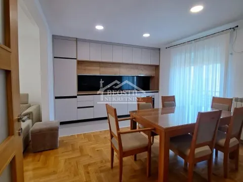 Izdavanje, trosoban stan, 82m², Skojevsko Naselje, Beograd - image 7