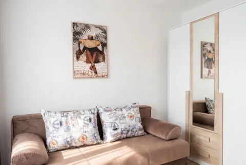 Rent, three bedroom apartment, 90m², Bečići, Budva - image 6